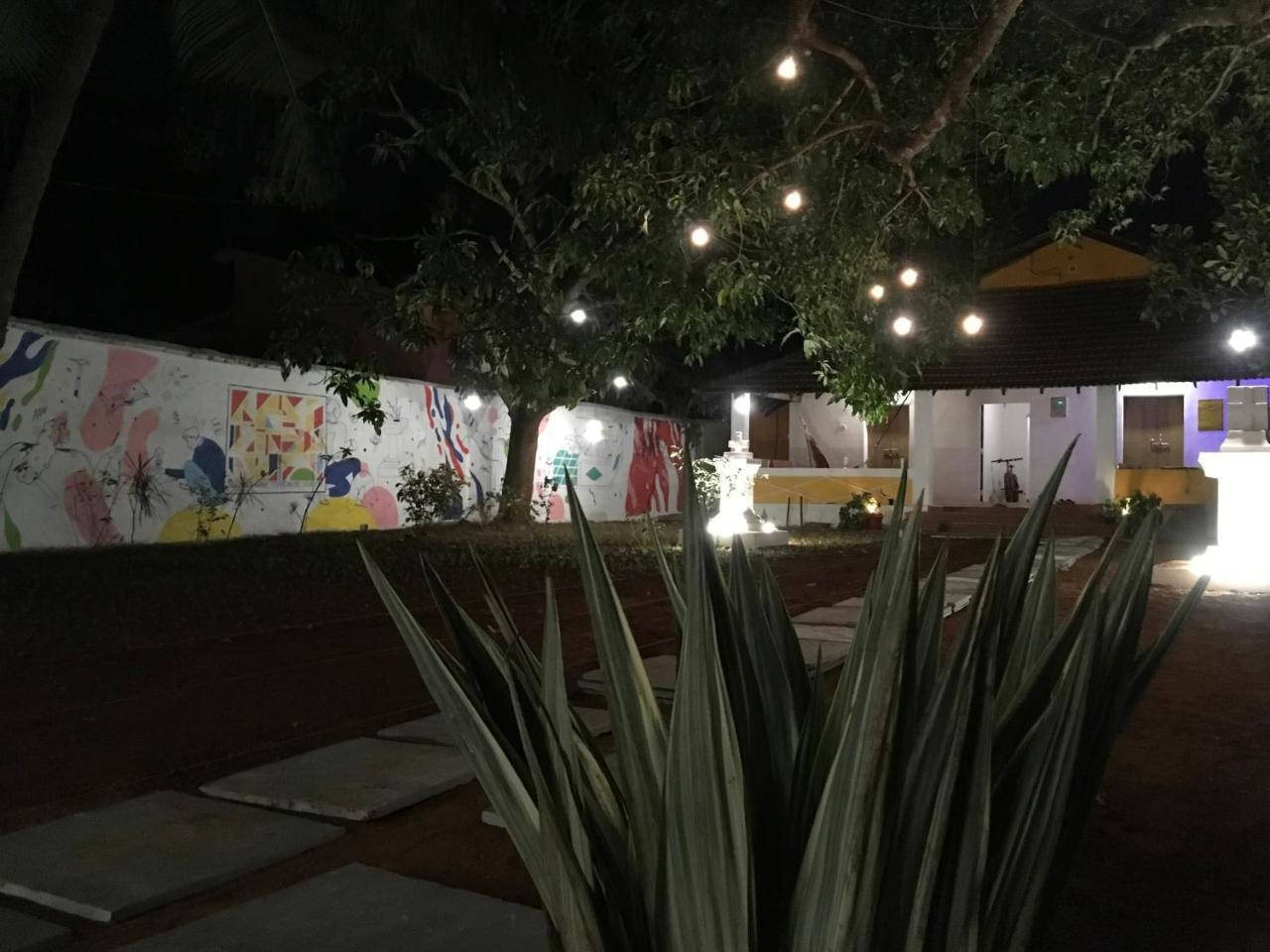 Anjuna By Roadhouse Hostels Goa Ngoại thất bức ảnh